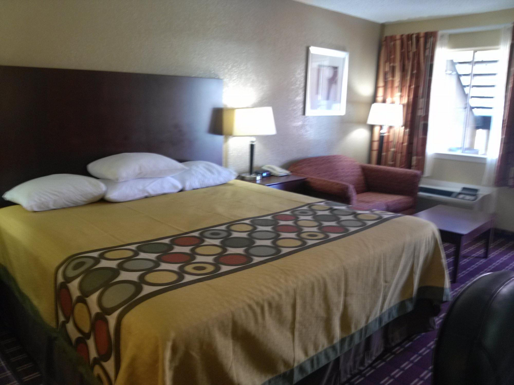 Super 8 By Wyndham Kerrville Tx Luaran gambar