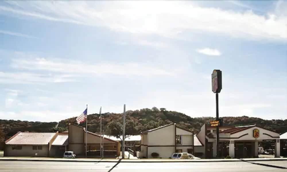 Super 8 By Wyndham Kerrville Tx Luaran gambar