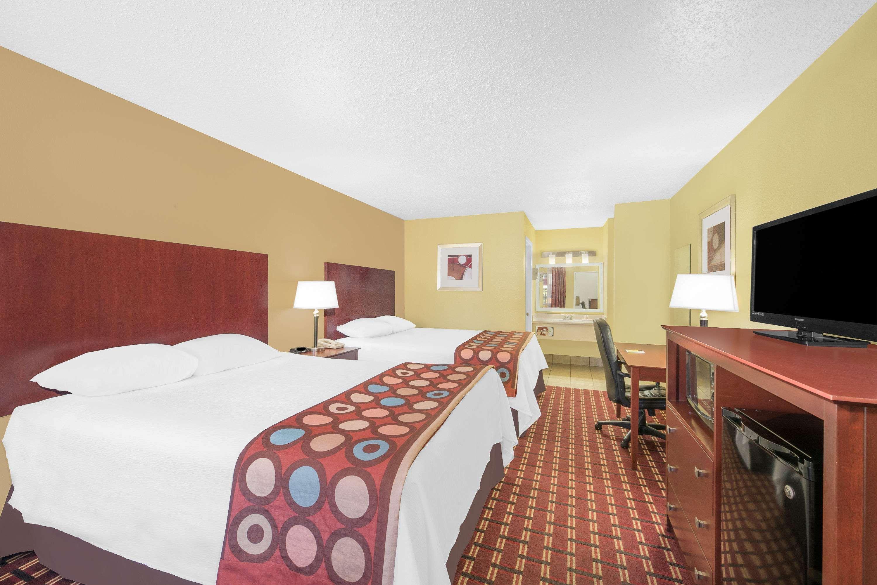Super 8 By Wyndham Kerrville Tx Luaran gambar