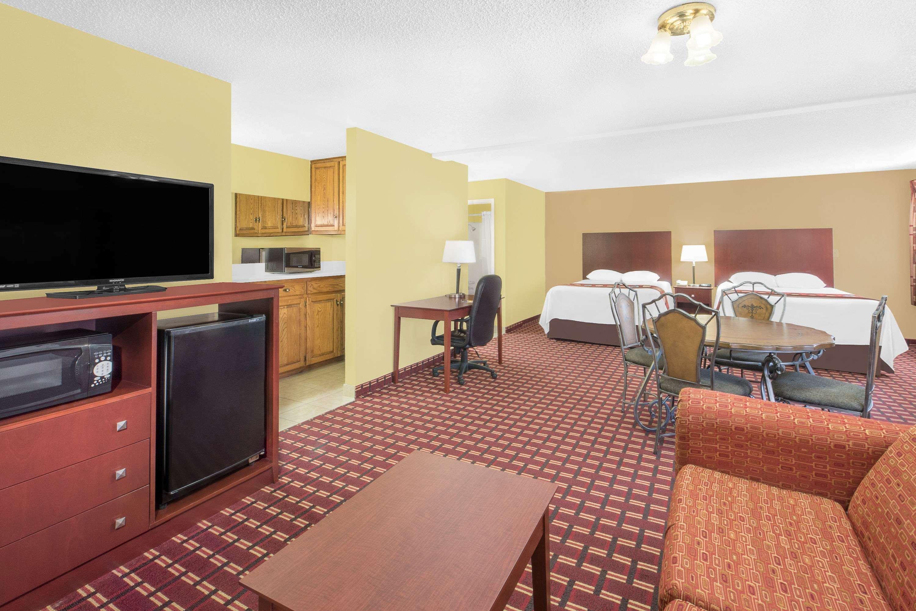 Super 8 By Wyndham Kerrville Tx Luaran gambar