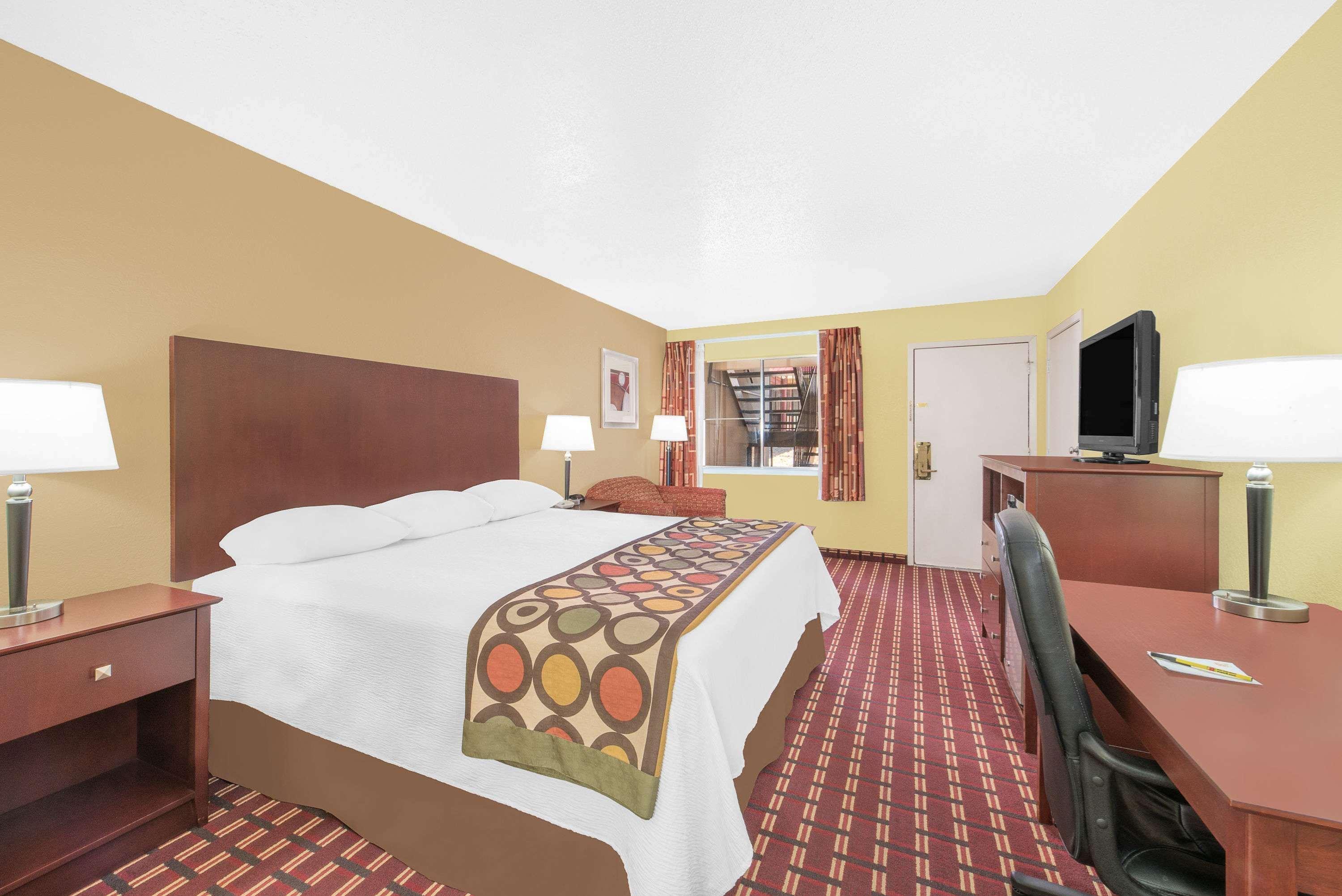 Super 8 By Wyndham Kerrville Tx Luaran gambar