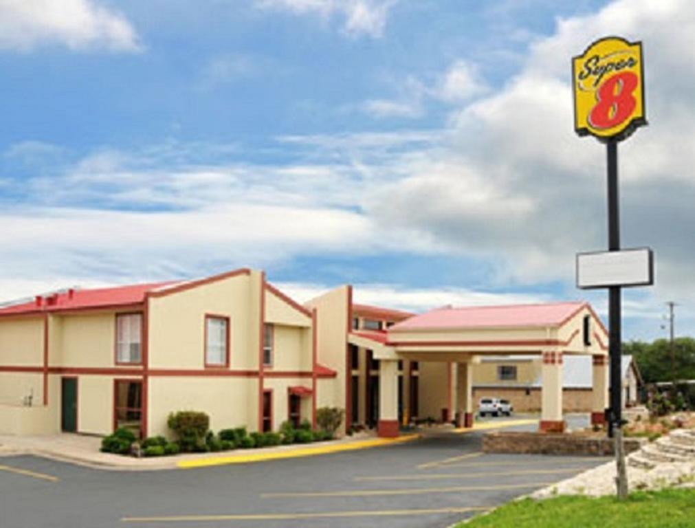 Super 8 By Wyndham Kerrville Tx Luaran gambar