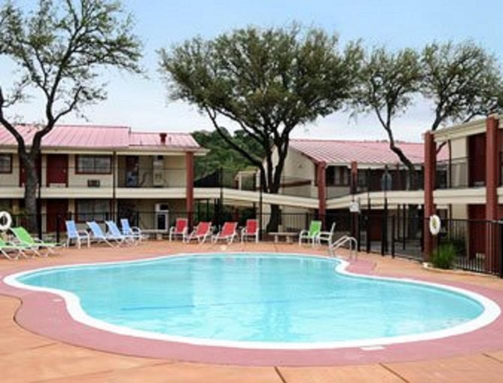 Super 8 By Wyndham Kerrville Tx Kemudahan gambar